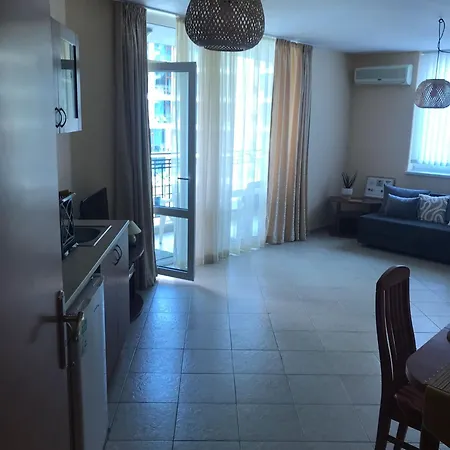 Karolina Vacation Daire Sunny Beach